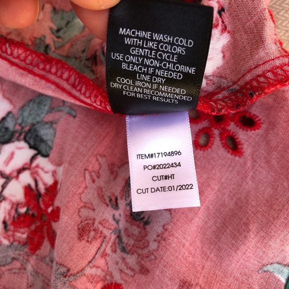 Torrid Red Floral Babydoll Eyelet Elastic Back Bishop Sleeve Lace-Up Top 3 = 3X - Picture 10 of 15